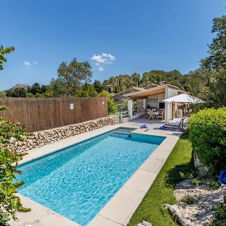 Can Guineu Villa *