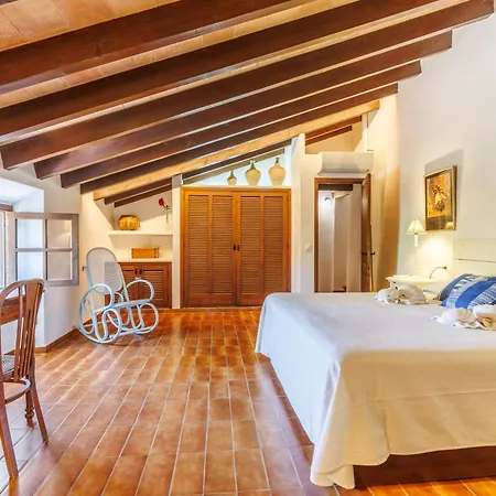 Can Guineu Villa